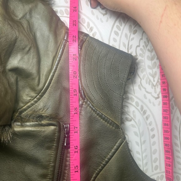 Maurices Womens Olive Faux Leather Fur Lined Moto Vest Size L - Picture 11 of 12